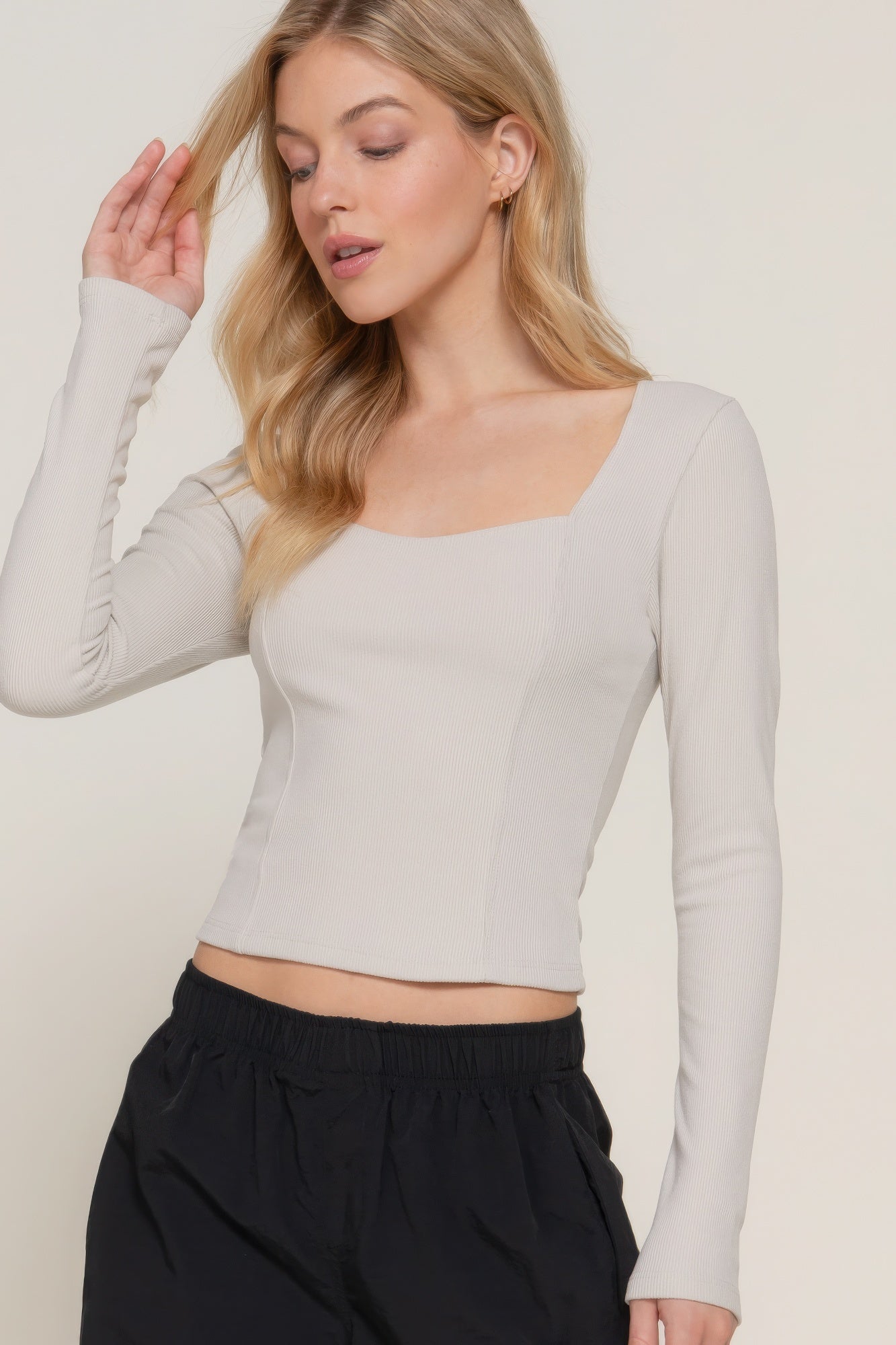 Long slv sweetheart neck seam detail knit top